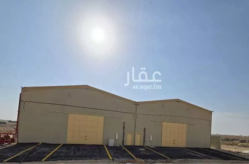 مستودع 800 م² في الغنامية 1