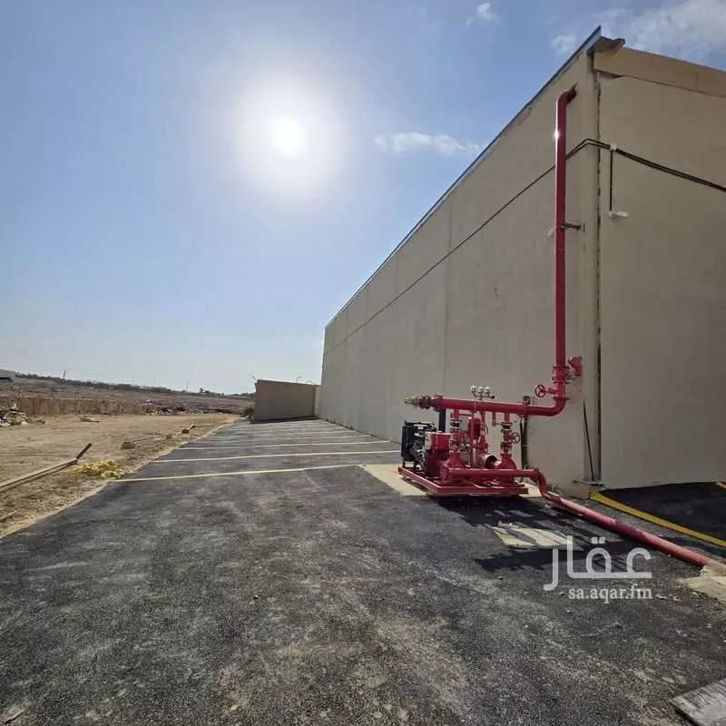 مستودع 800 م² في الغنامية 3