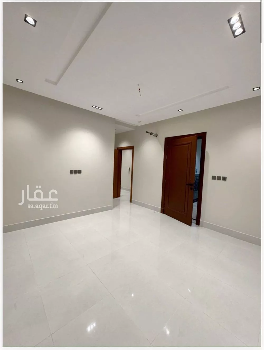 شقة 3 غرف في الروضة 3