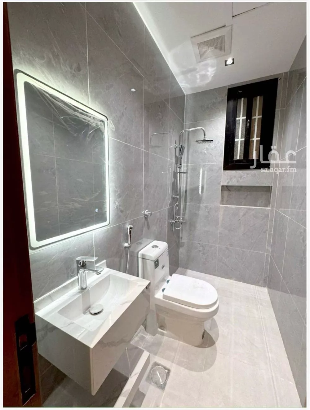 شقة 4 غرف في الروضة 1