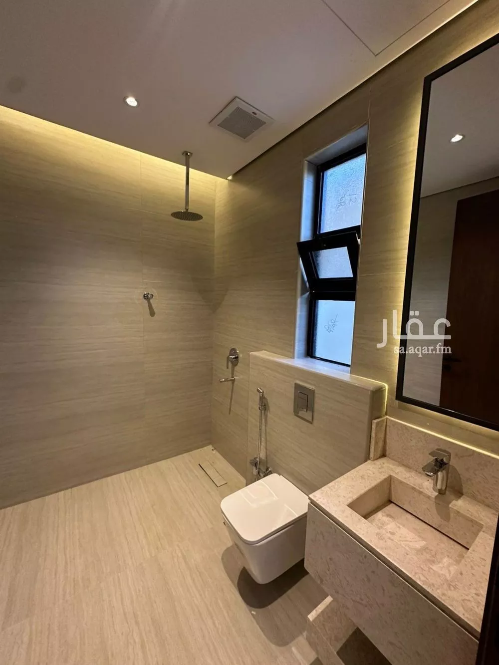 5 bedroom villa in Al Mahdiyyah 4