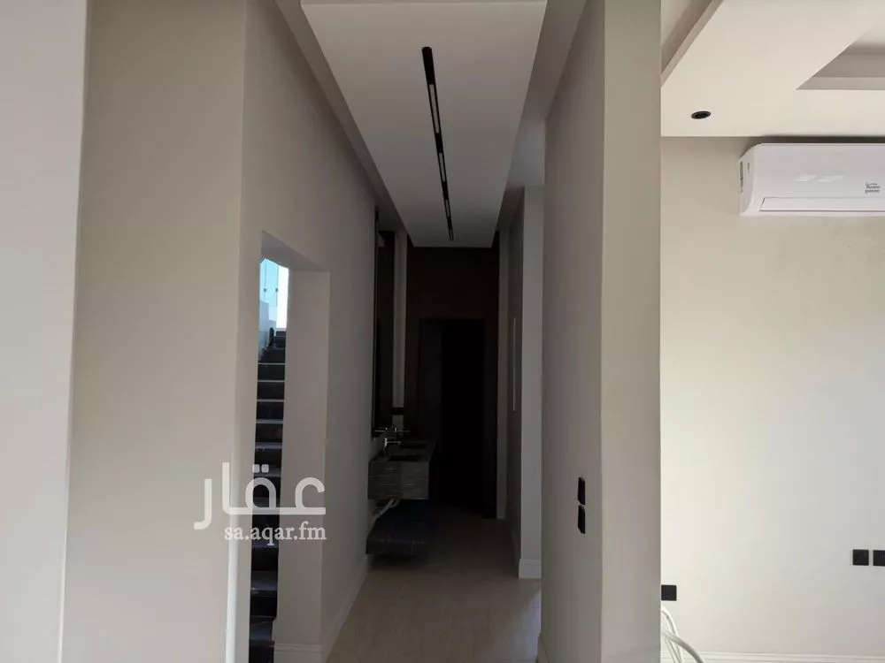 فيلا 4 غرف في العارض 3