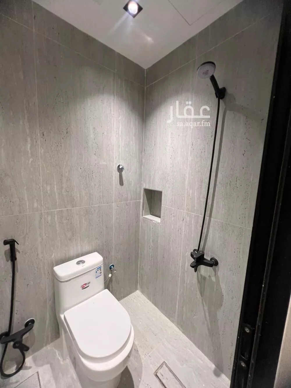 4 bedroom apartment in Al Hamra, Eastern Province 7