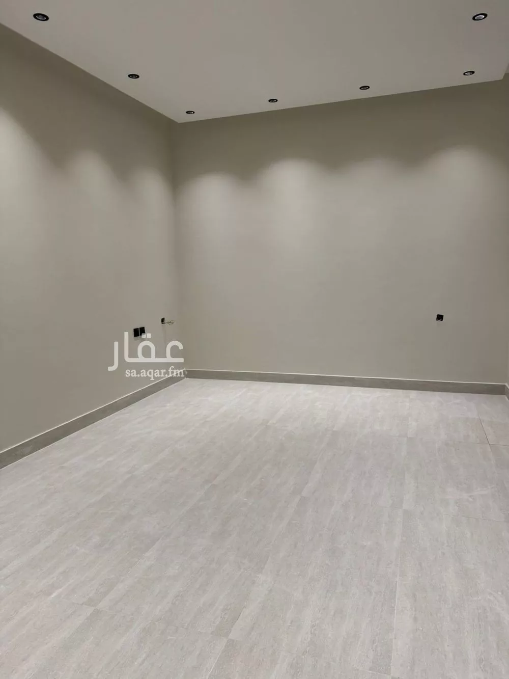 شقة 3 غرف في الرمال 4