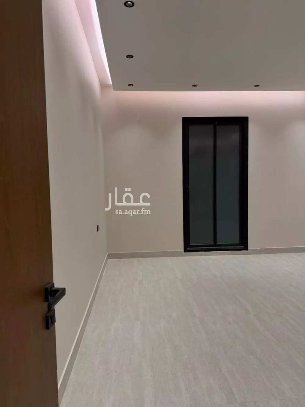 شقة 3 غرف في الرمال 4