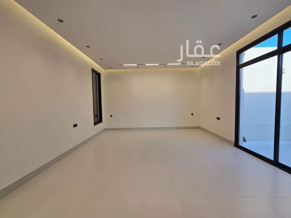 فيلا 6 غرف في النرجس 4