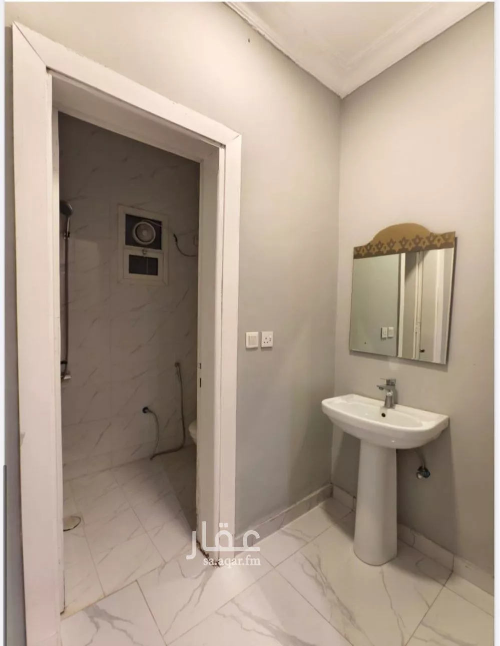 شقة 1 غرف في العقيق 3