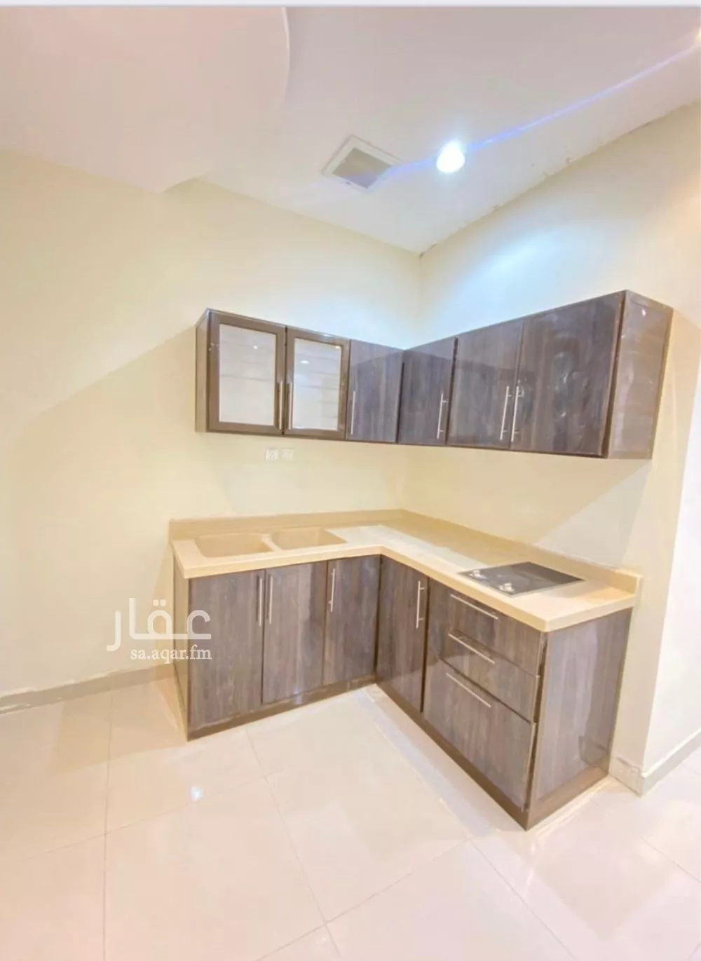 شقة 1 غرف في الملقا 5