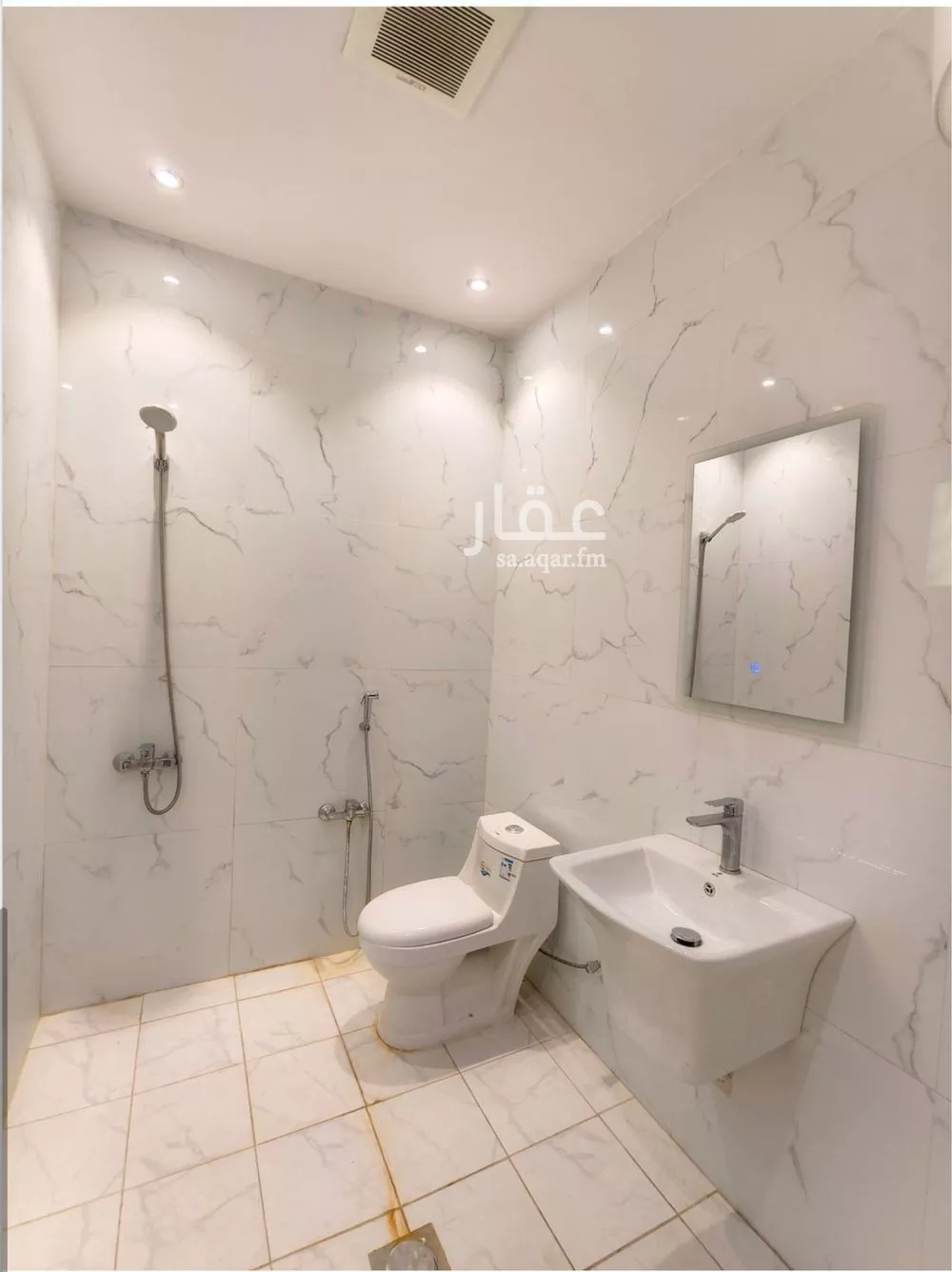 شقة 1 غرف في العقيق 4