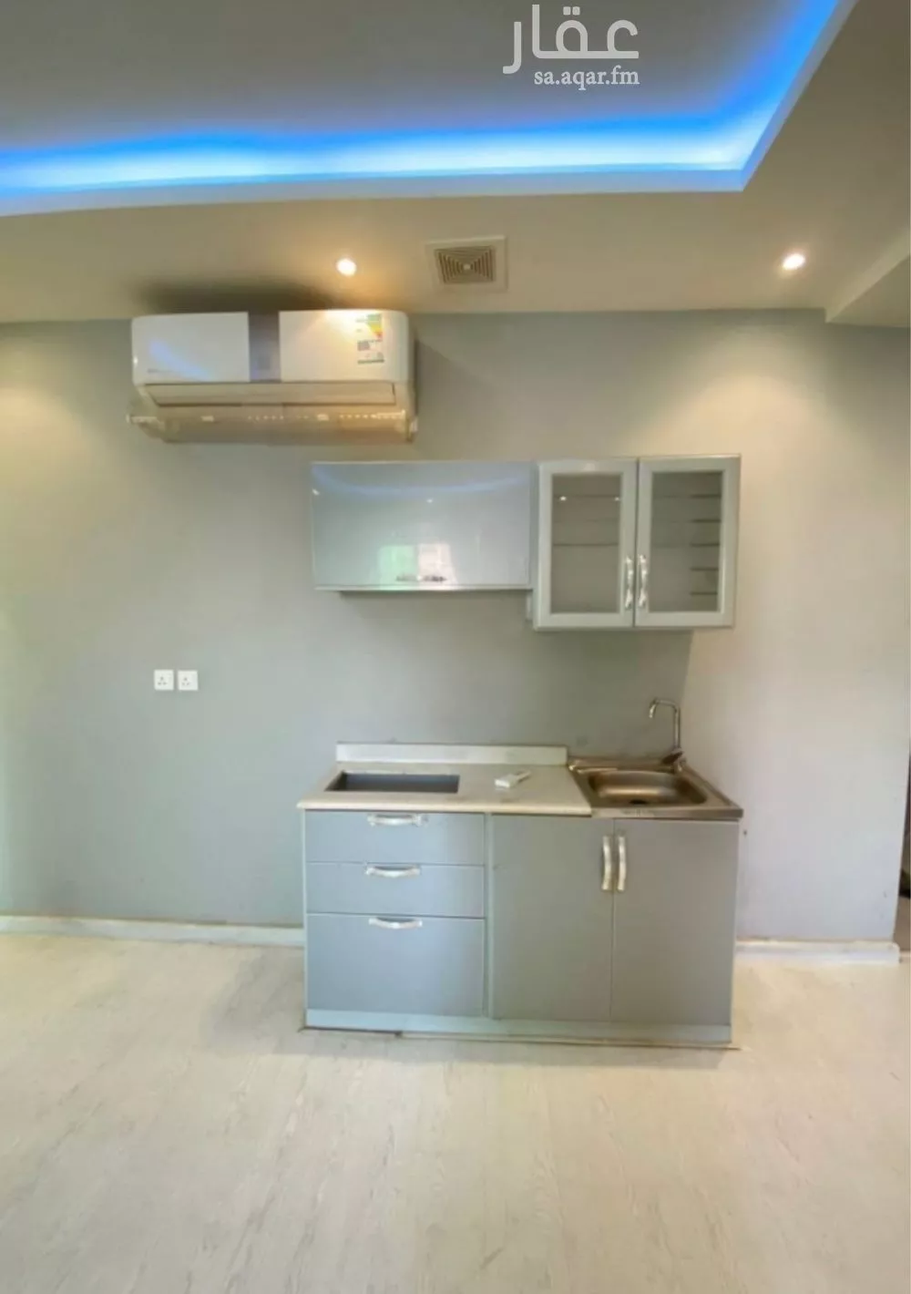 شقة 1 غرف في الملقا 4