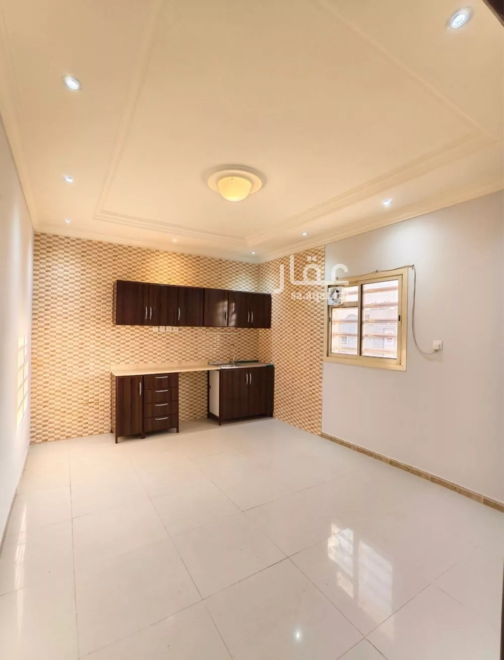 شقة 1 غرف في الملقا 4