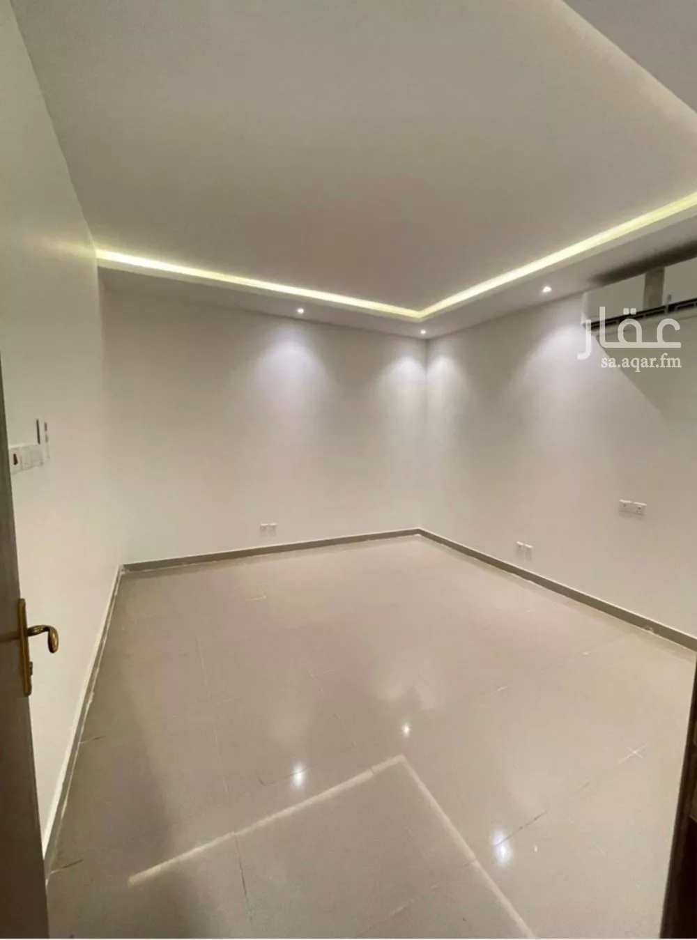 شقة 1 غرف في الملقا 5