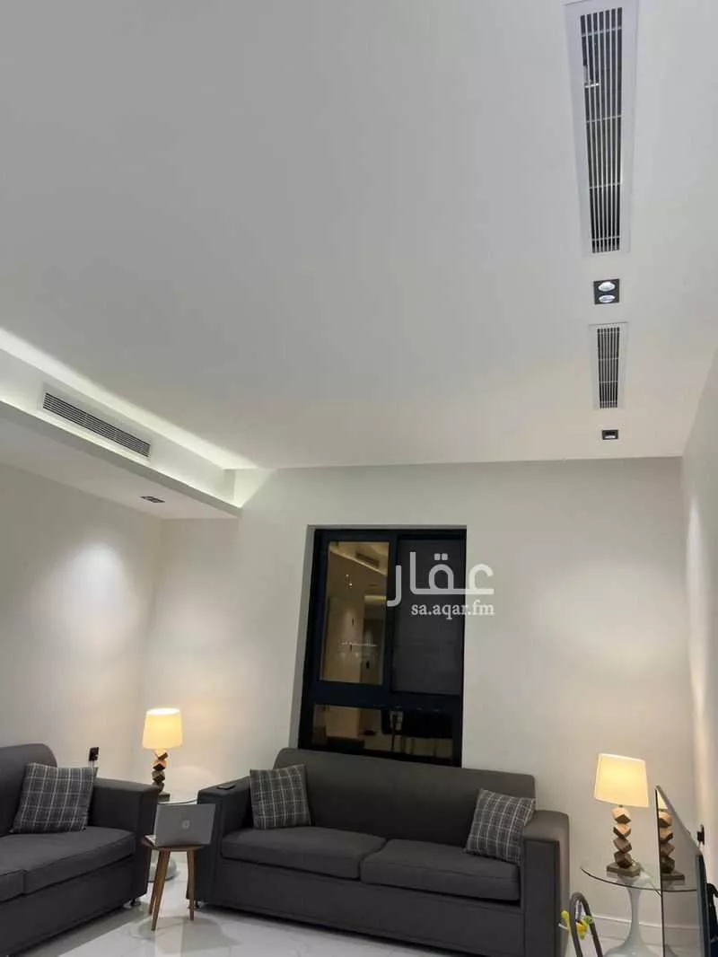 483 sqm building in Al Fath 3