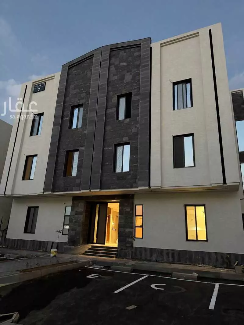 5 bedroom apartment in King Fahd 2