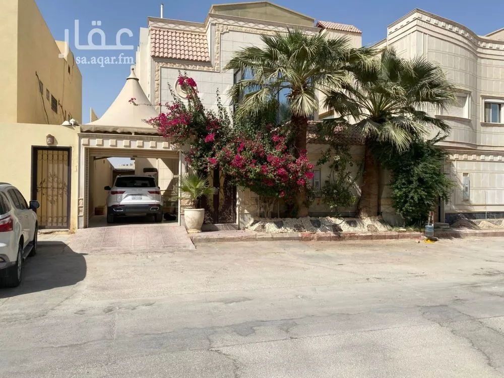 10 bedroom villa in Irqah 1
