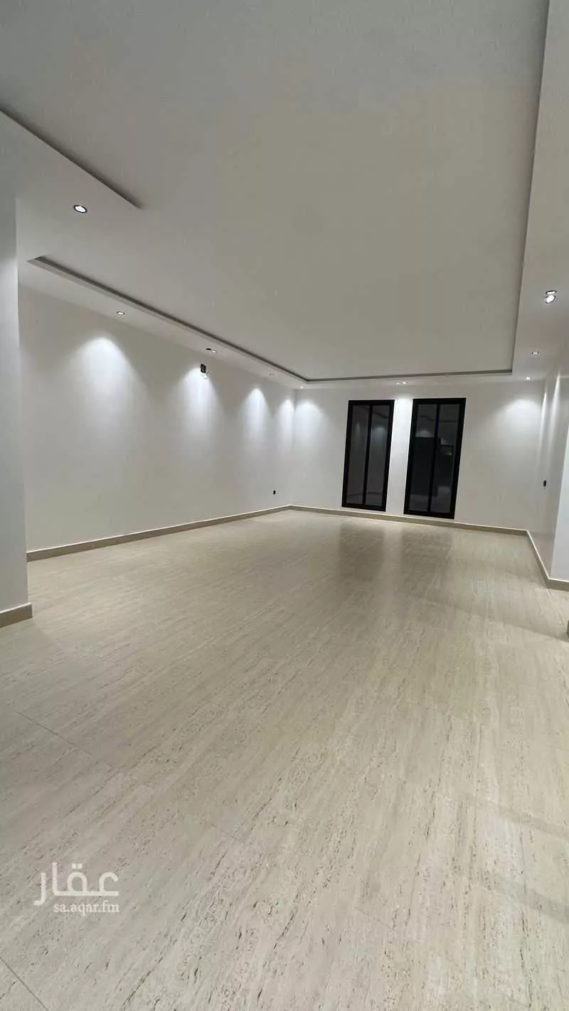 فيلا 7 غرف في الشرق 3