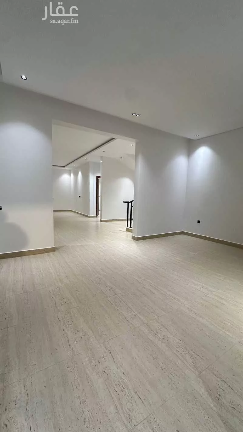 فيلا 7 غرف في الشرق 2