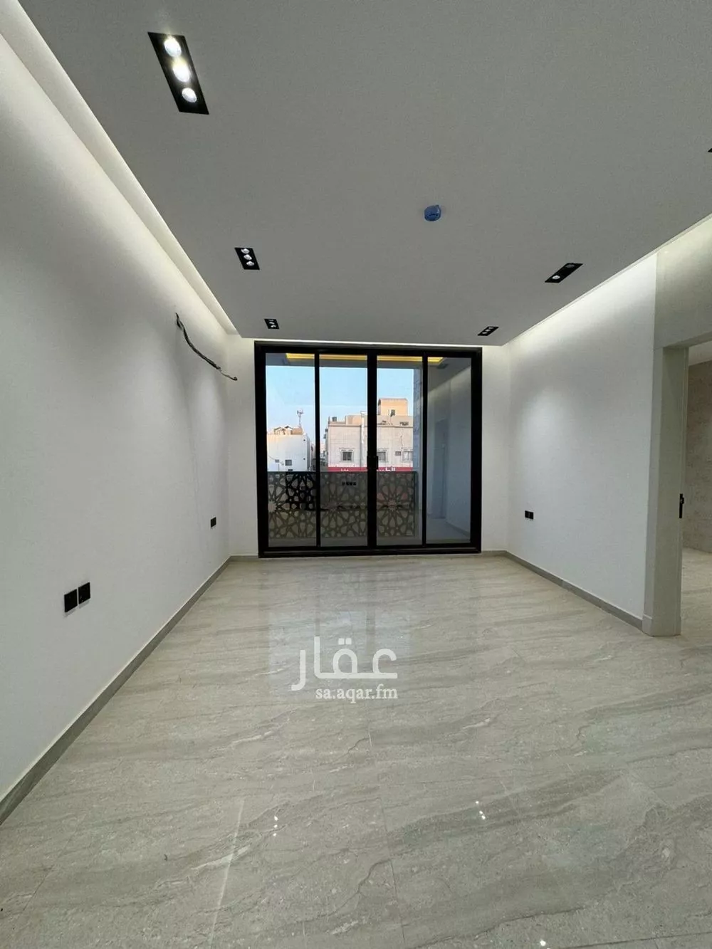 3 bedroom apartment in Al Hazm 1