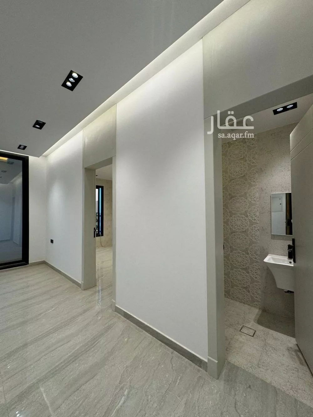 3 bedroom apartment in Al Hazm 5