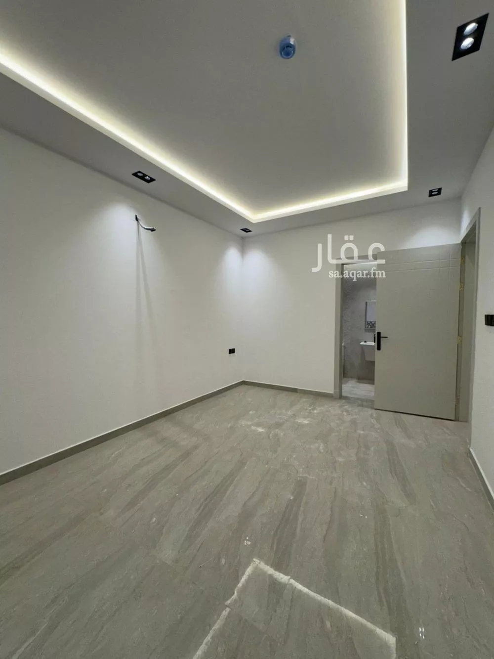 3 bedroom apartment in Al Hazm 4