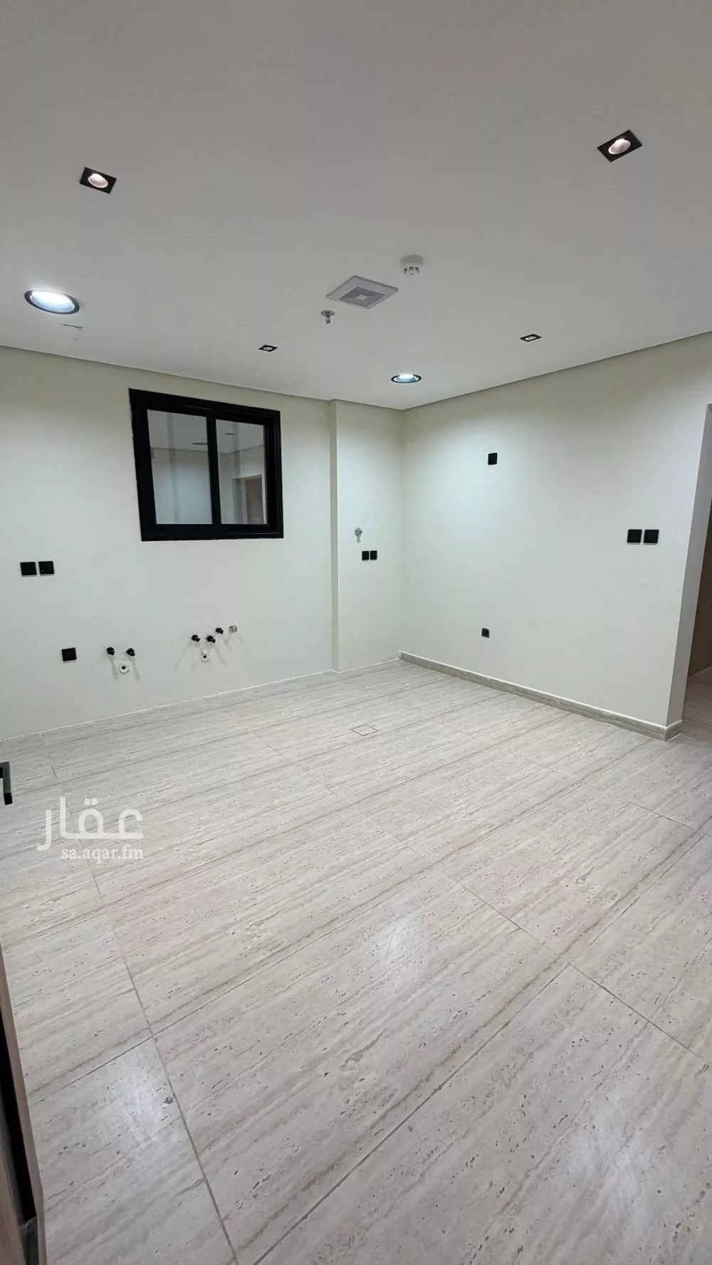 شقة 5 غرف في ضاحية الملك فهد 1