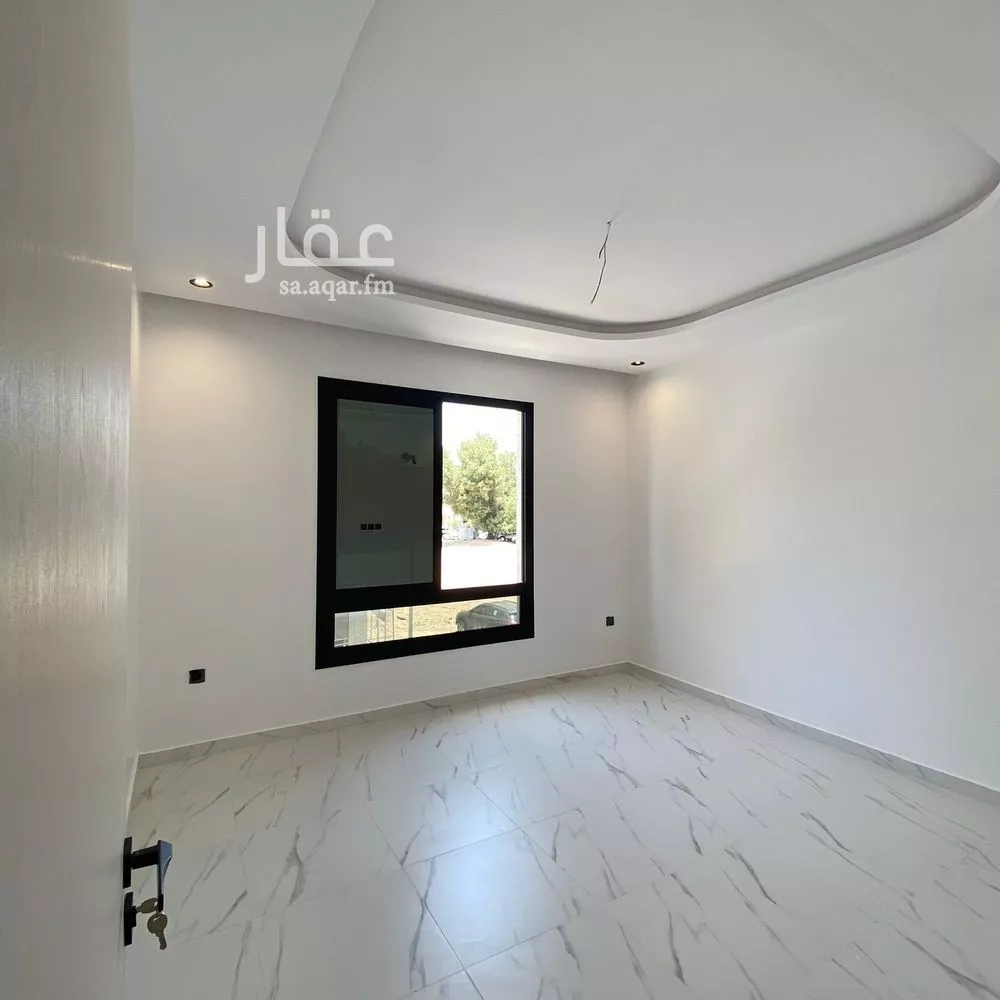 شقة 4 غرف في الصفا 5