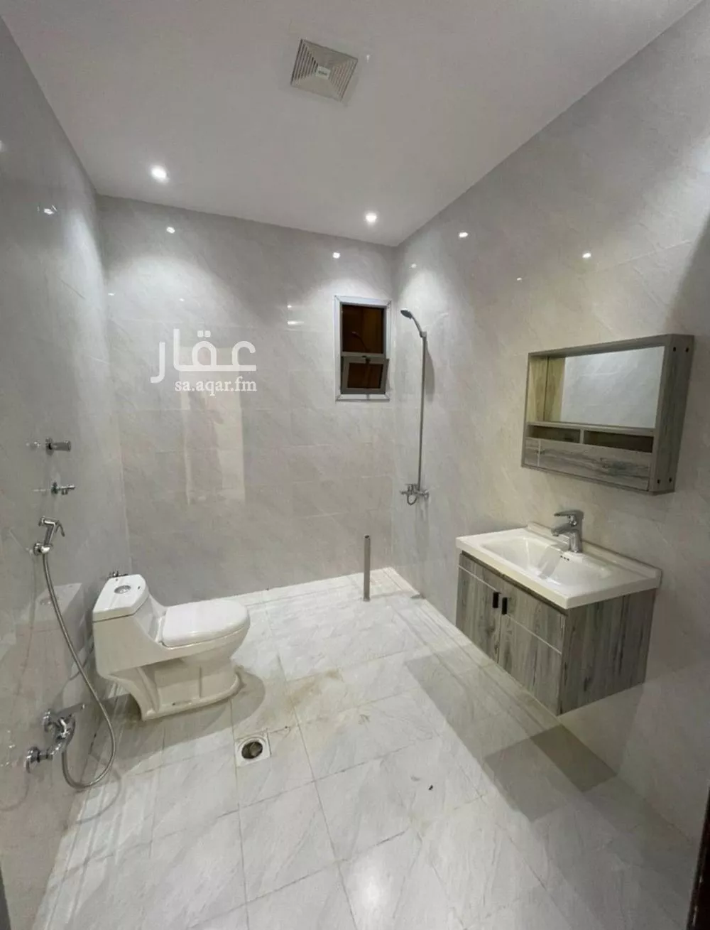 فيلا 10 غرف في طويق 4