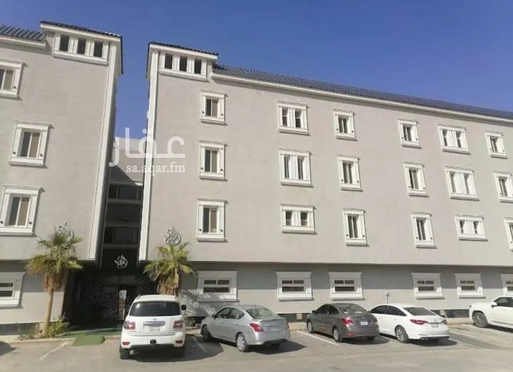 4 bedroom apartment in Dhahrat Laban 1