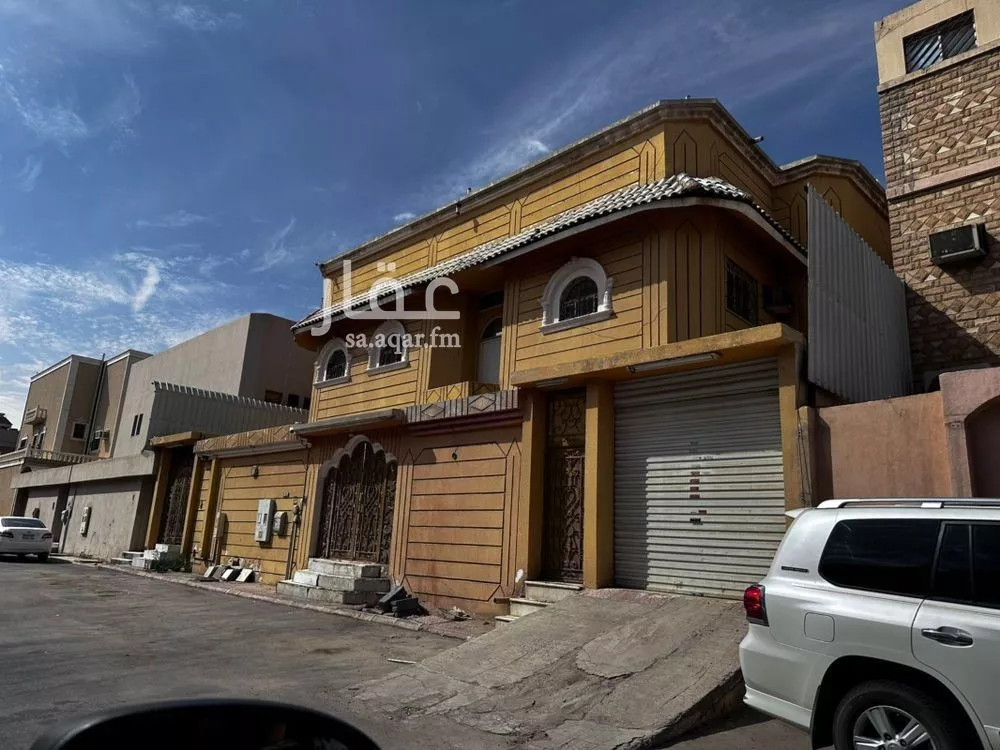 فيلا 10 غرف في العريجاء الغربية 3