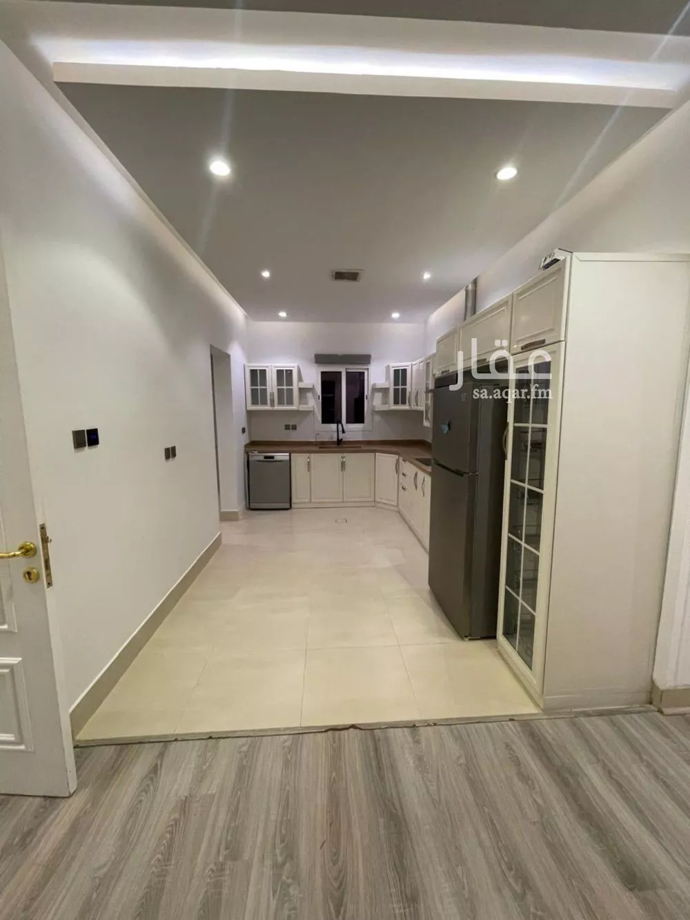 شقة 4 غرف في الملقا 3