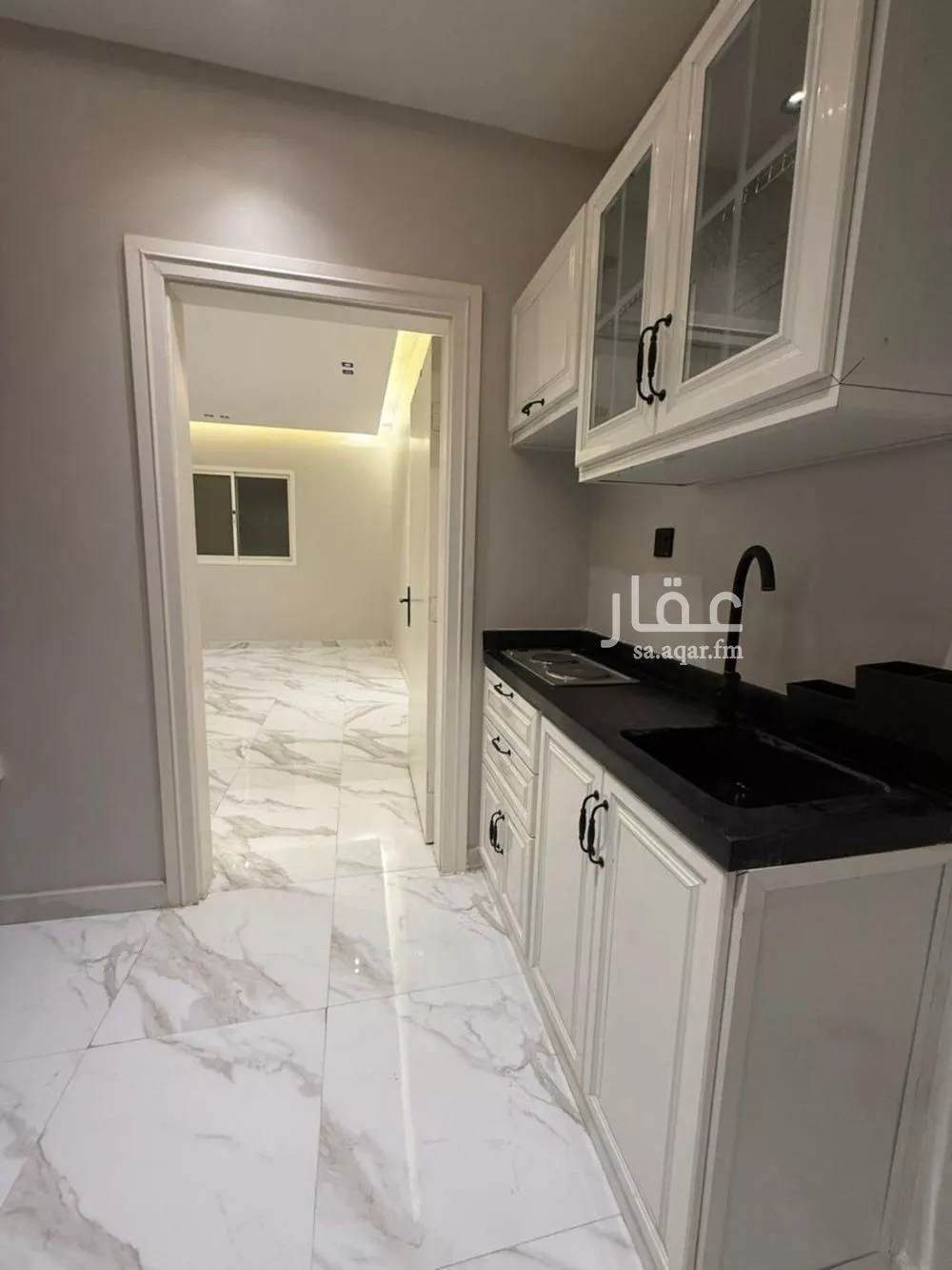 شقة 1 غرف في العقيق 5