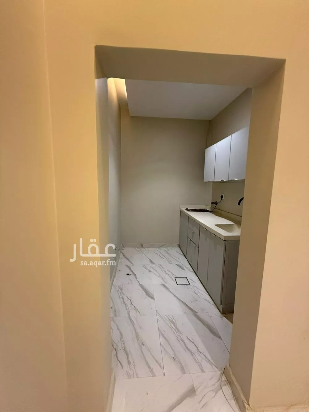 شقة 1 غرف في العقيق 5