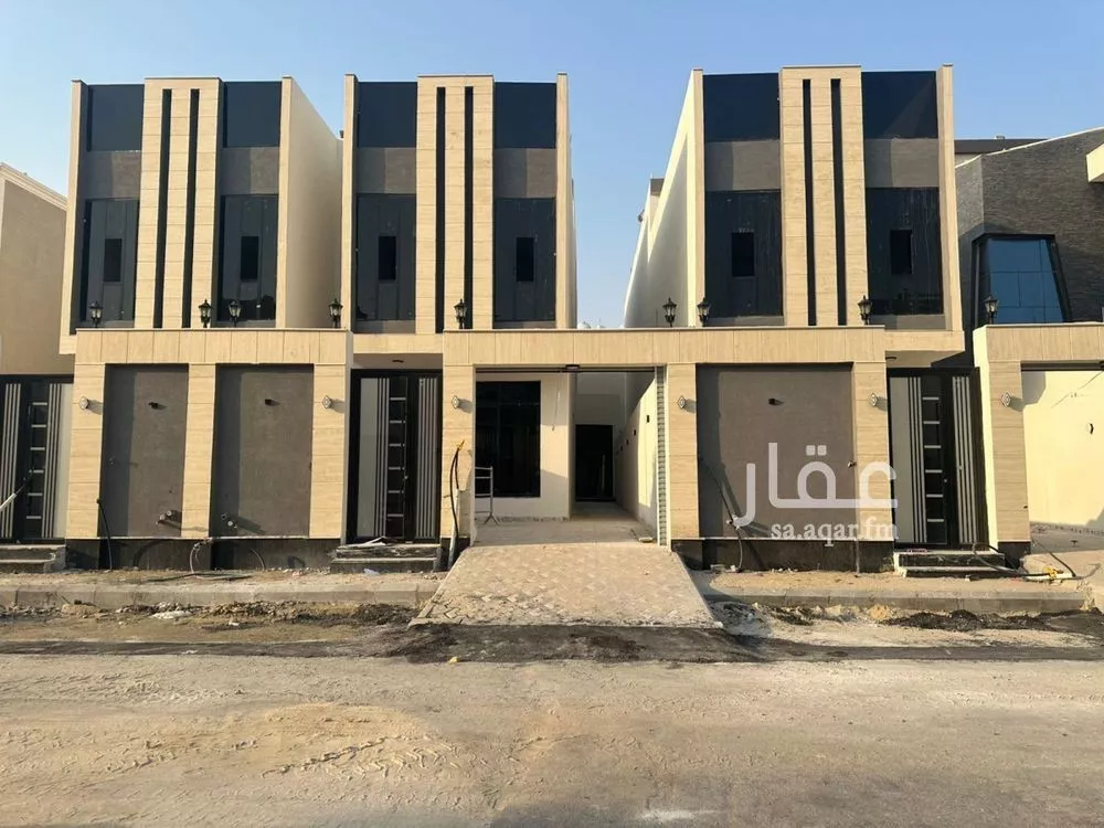 7 bedroom villa in Al Amwaj 2