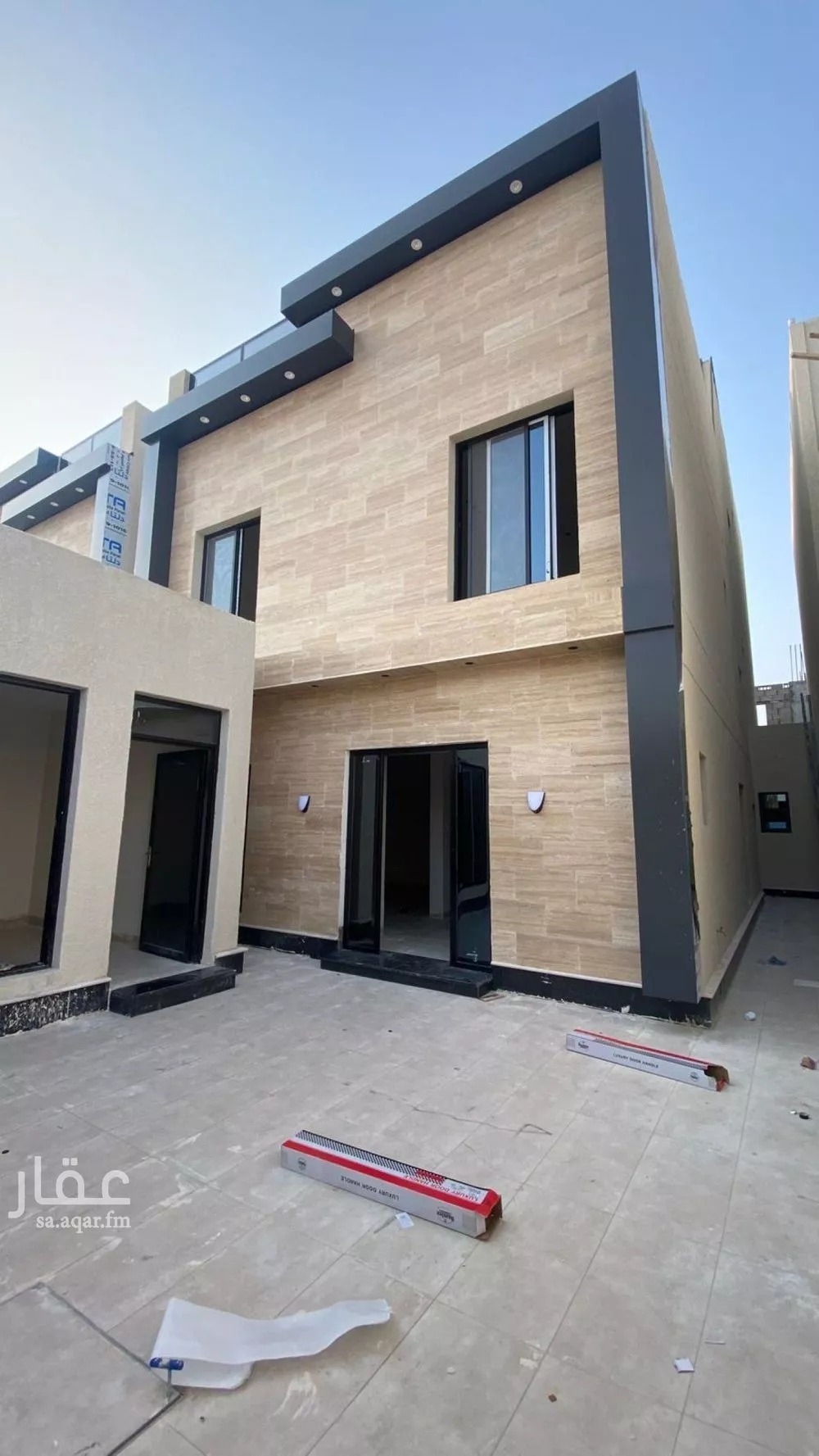 فيلا 6 غرف في الامواج 2