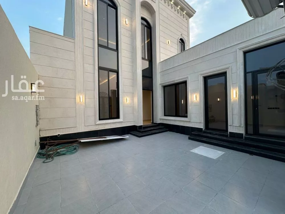 فيلا 9 غرف في اللؤلؤ 5