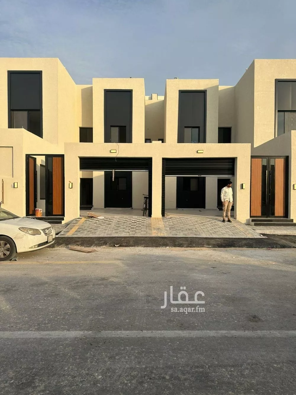 فيلا 7 غرف في الامواج 1