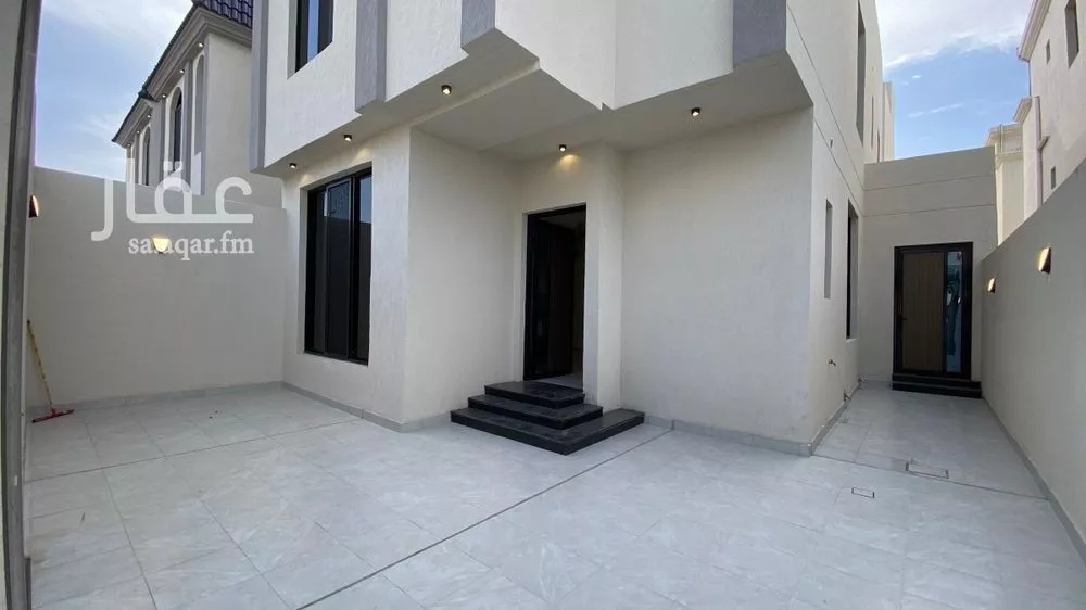 6 bedroom villa in Al Sufun 3