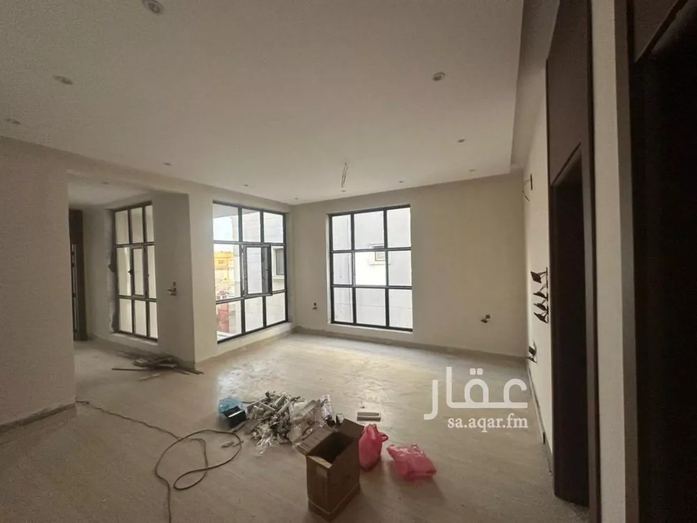 فيلا 7 غرف في الشراع 4