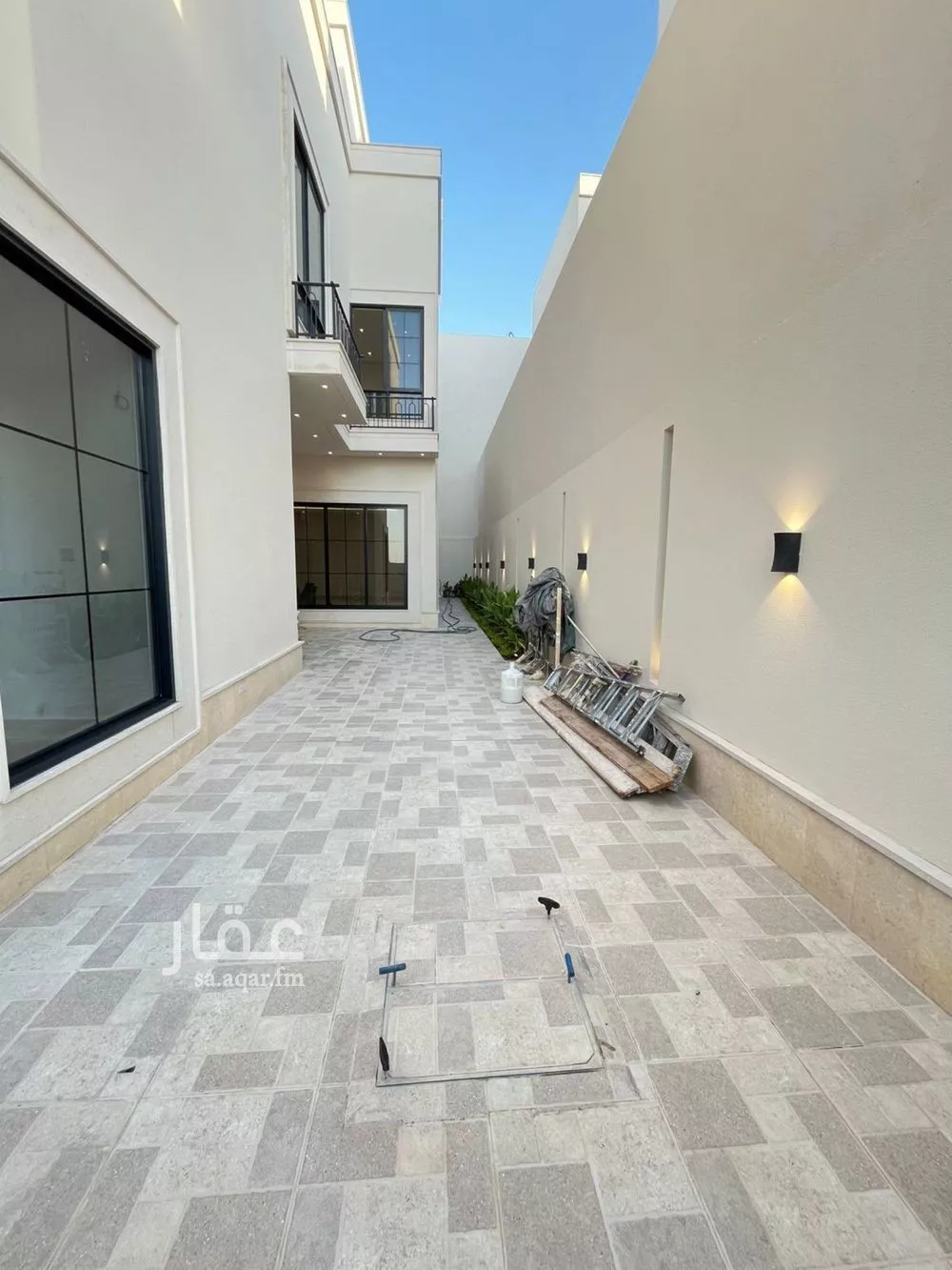 فيلا 6 غرف في المهدية 5