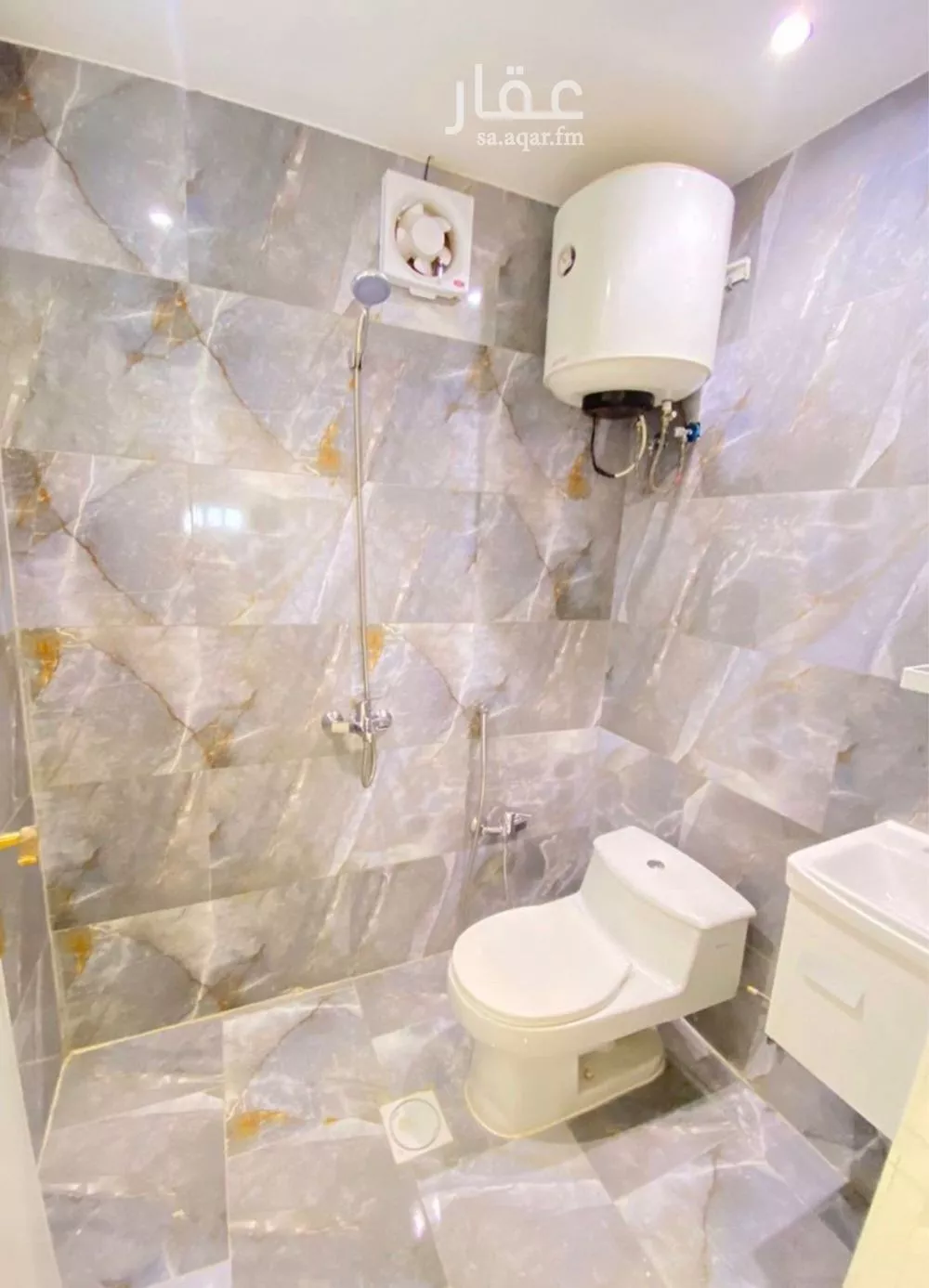 شقة 1 غرف في الوادي 5