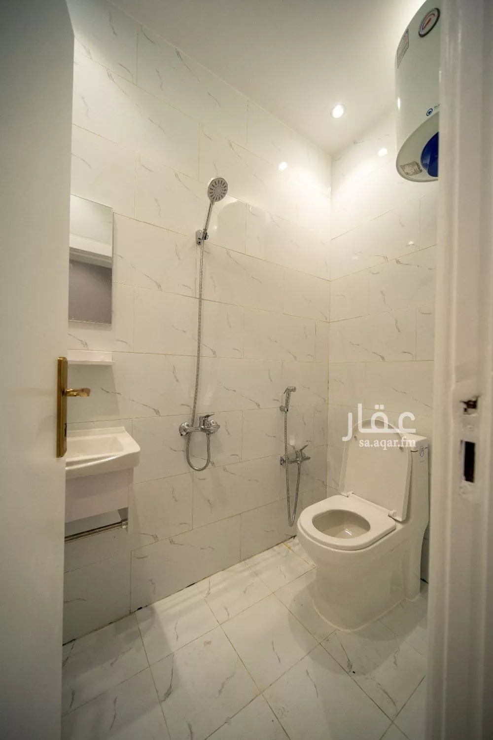 1 bedroom apartment in Al Qairawan 4