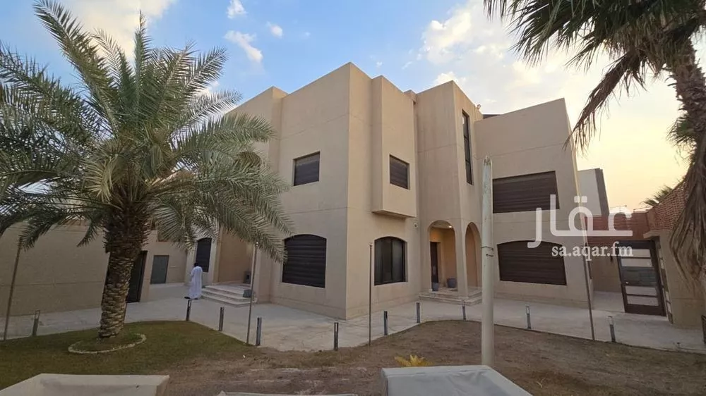 5 bedroom villa in Al Yasmin 2