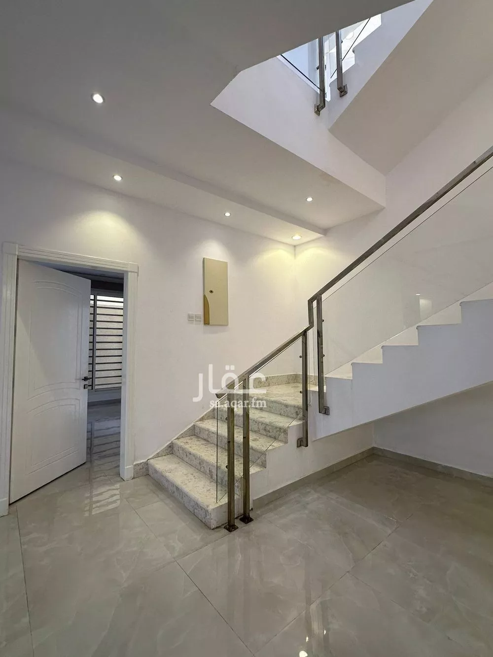 فيلا 10 غرف في العارض 5