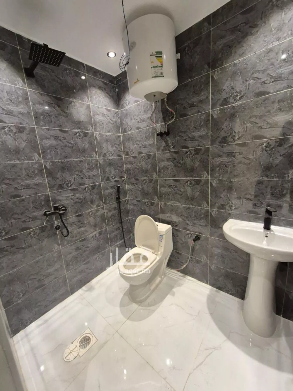 شقة 1 غرف في الخليج 2