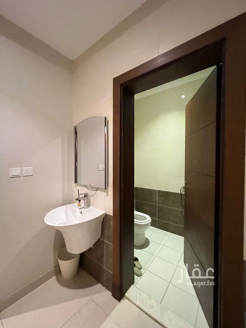 شقة 4 غرف في الواحة 2