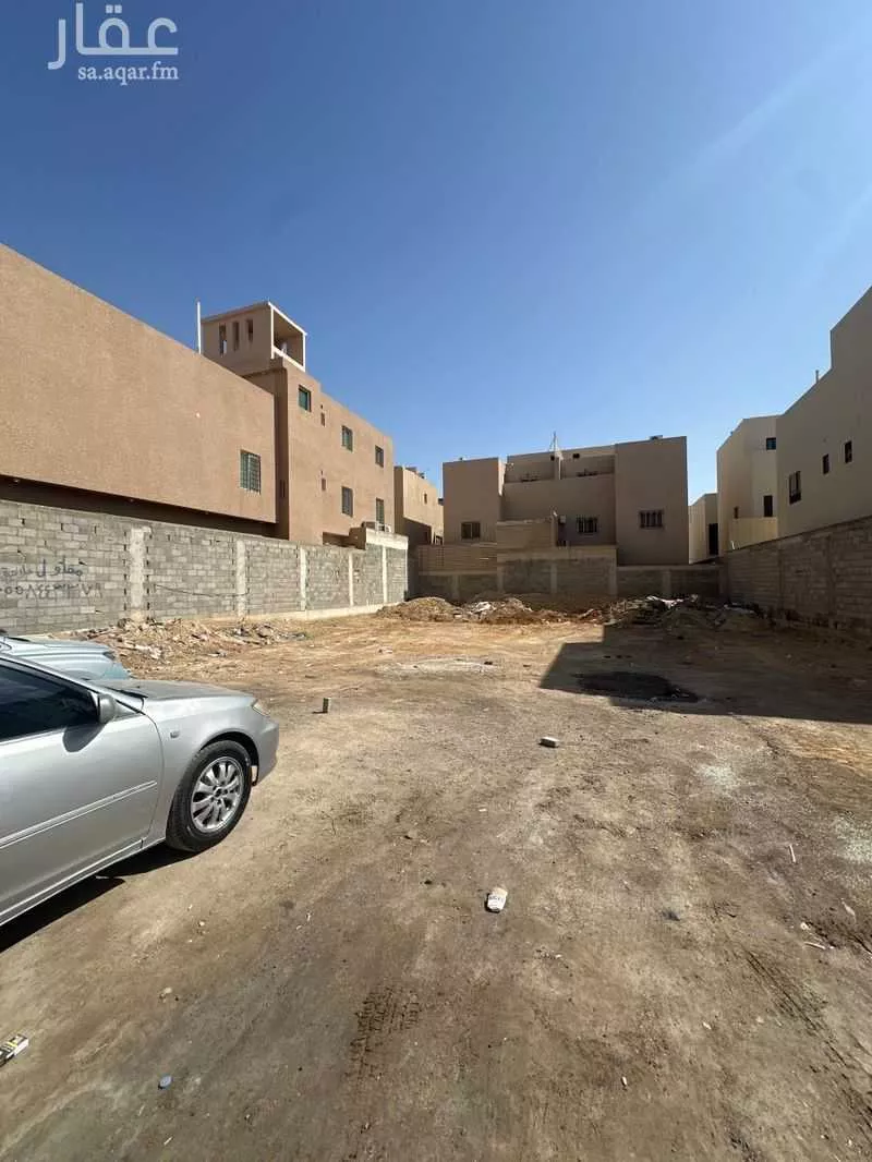 أرض 600 م² في العارض 3