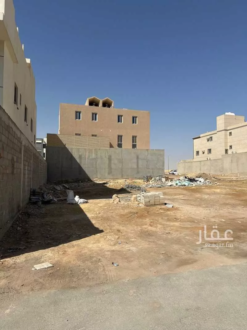 أرض 640 م² في العارض 1