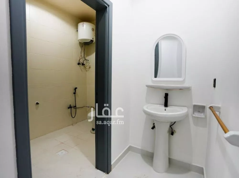 شقة 1 غرف في المربع 4