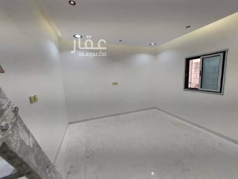 6 bedroom apartment in Uhud 4