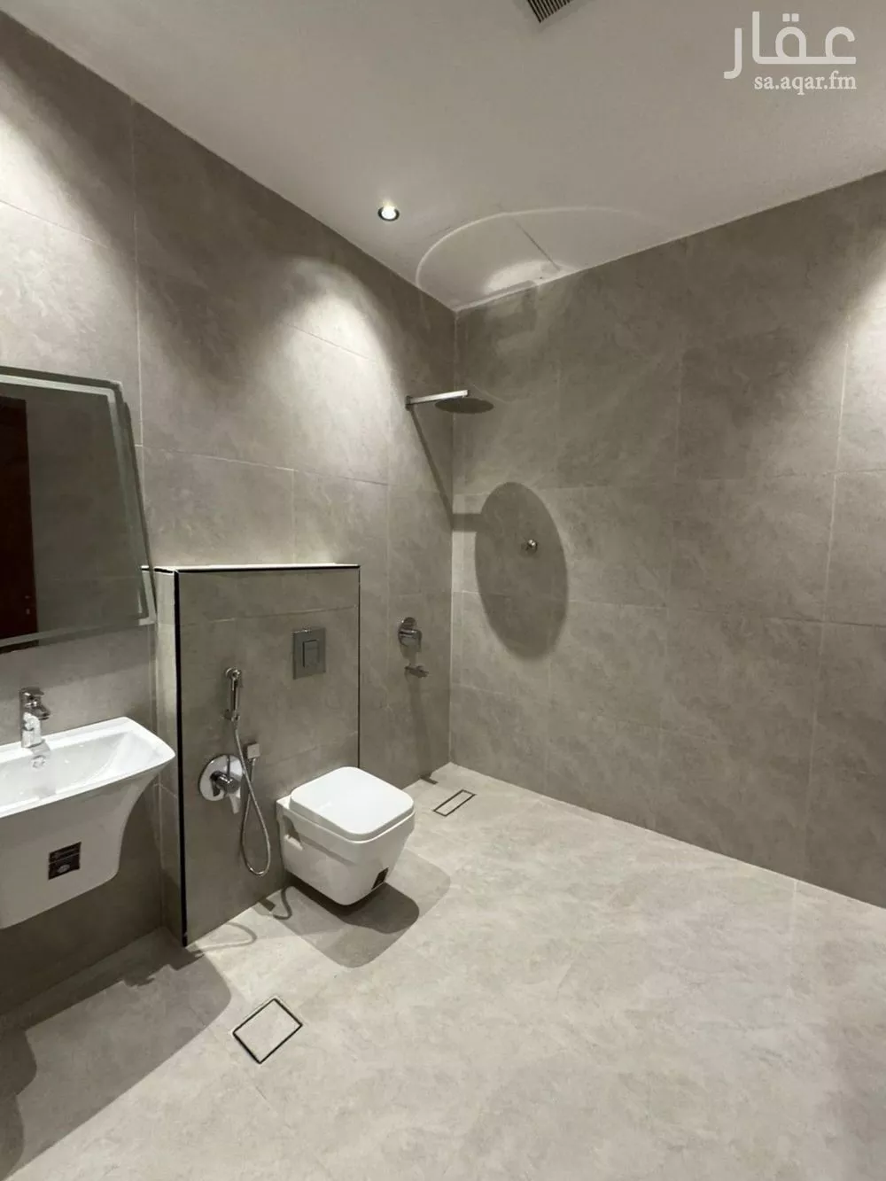 6 bedroom villa in King Faisal, Riyadh 15